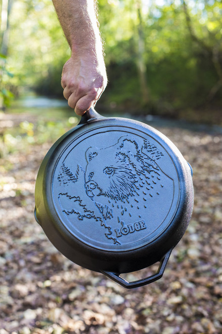 12" Bear Wildlife Stamped Cast Iron Skillet 12" Bear Wildlife Stamped Cast Iron Skillet