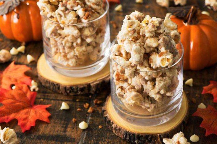 White Chocolate & Pumpkin Pie Spice Popcorn Bites Whtie chocolate & Pumpkin pie spice popcorn bites