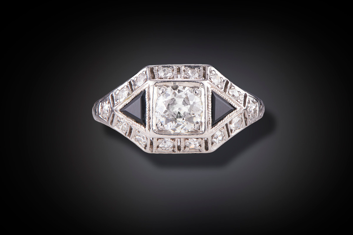 Stylish Art Deco Diamond and Onyx Cluster Ring