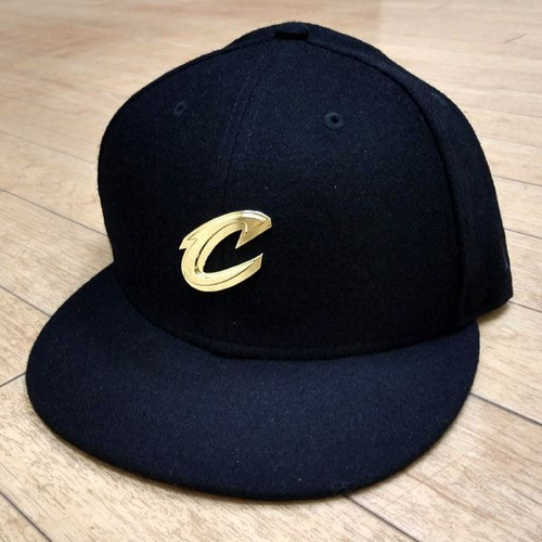 Metallic Badge Slick Snapback Metallic Badge Slick Snapback
