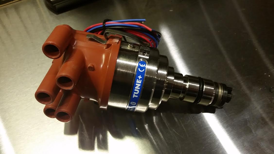 4 cylinder (Switched) Positive Ground Lucas'distributors w/angled cap