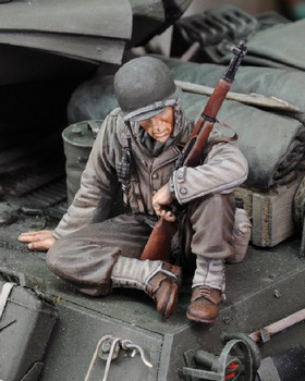 WWII US Refueling Tank Crew Member (Resin) 1/35 Royal Model