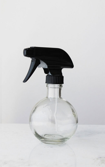 Round Recycled Glass Spray Cleaner Bottle with Black Spray Nozzle Round Recycled Glass Spray Cleaner Bottle with Black Spray Nozzle
