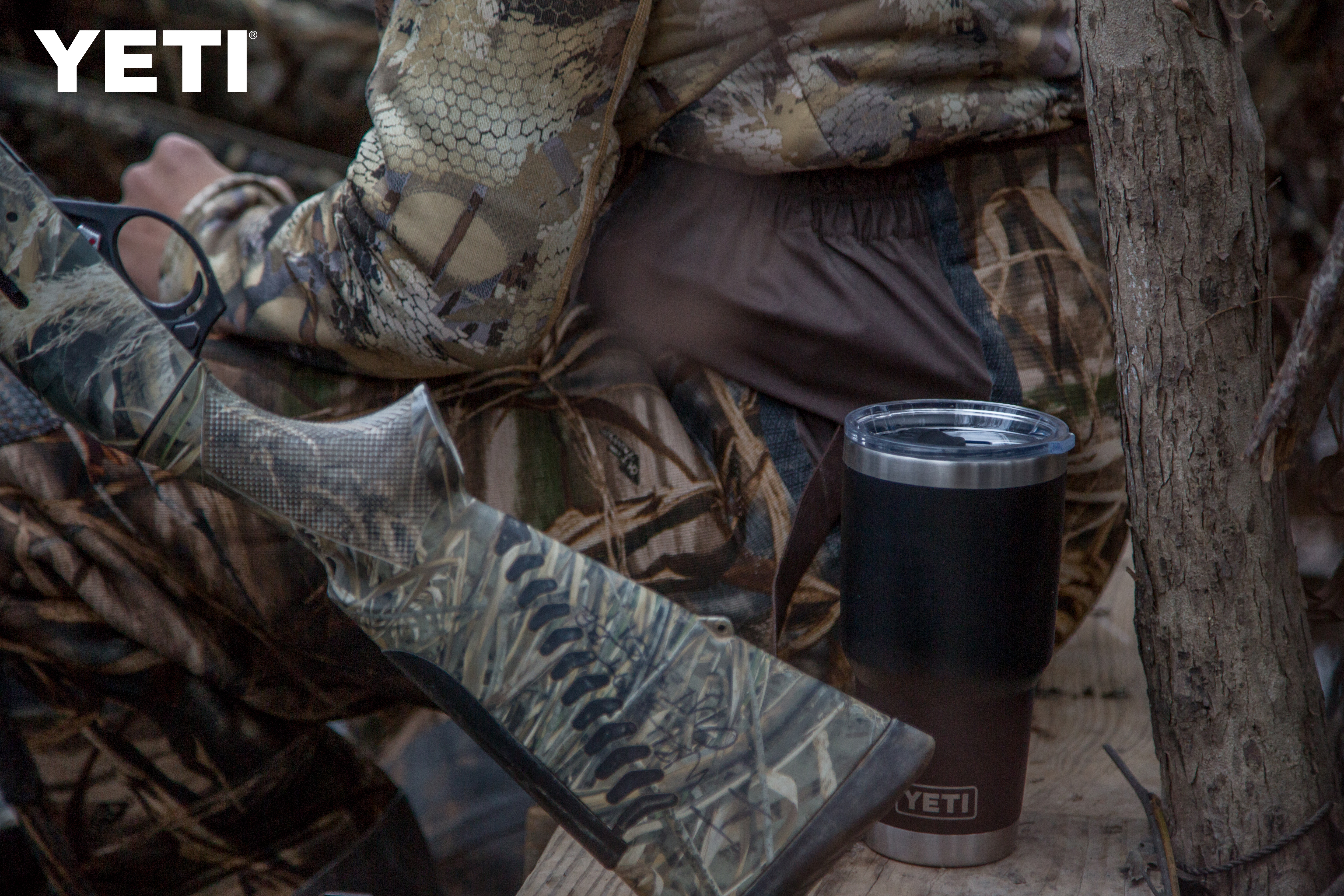 170560-ramblermagslider-dealer-assets-lifestyle-black-30oz-01.jpg