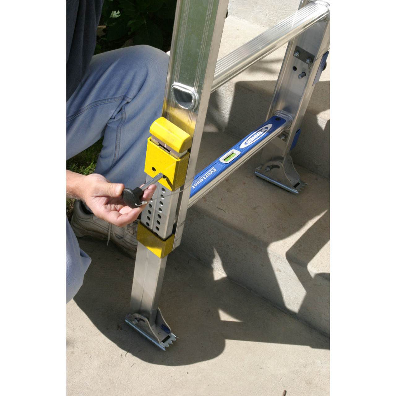 Werner D17002EQ Equalizer Series Extension Ladder 225 lb Rated