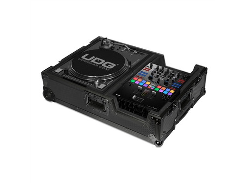 UDG Ultimate Flight Case Scratch Black Plus