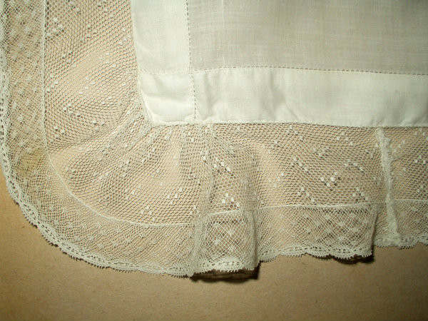 Vintage 1920s 1930s Tulle Net Lace Ruffle Lawn Handkerchief Vintage 1920s 1930s Tulle Net Lace Ruffle Lawn Handkerchief