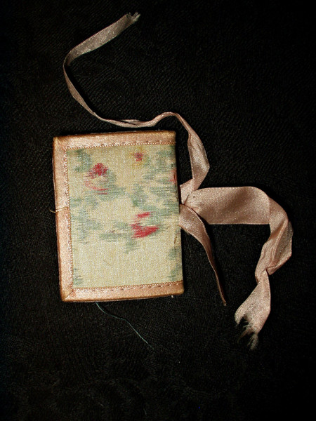 Edwardian Antique Silk Ribbon Hand Made Needle Case Wool Leaves Edwardian Antique Silk Ribbon Hand Made Needle Case Wool Leaves