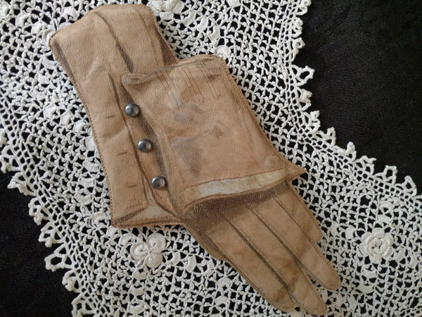 Victorian Edwardian Pincushion Leather Glove Replica Metal Buttons Victorian Edwardian Pincushion Leather Glove Replica Metal Buttons