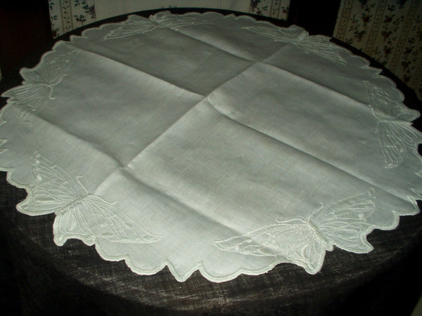 Antique Early 1900 Butterfly Embroidery Linen Centerpiece Table Doily Antique Early 1900 Butterfly Embroidery Linen Centerpiece Table Doily