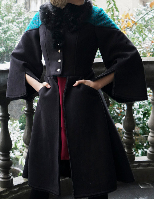 Model Show (Black + Teal Green & Orange Mixed Ver.)
(silk dress underneath: S03024, fur shawl: P00630) Model Show (Black + Teal Green & Orange Mixed Ver.)
(silk dress underneath: S03024, fur shawl: P00630)