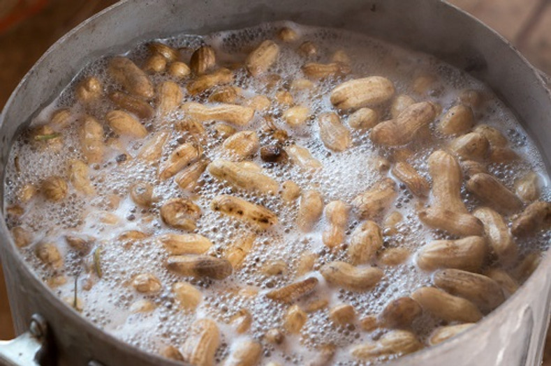 SMALL TOWN GAL EATS BOILED VIRGINIA PEANUTS