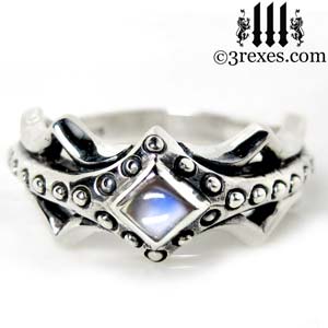 Princess Love Gothic V Ring