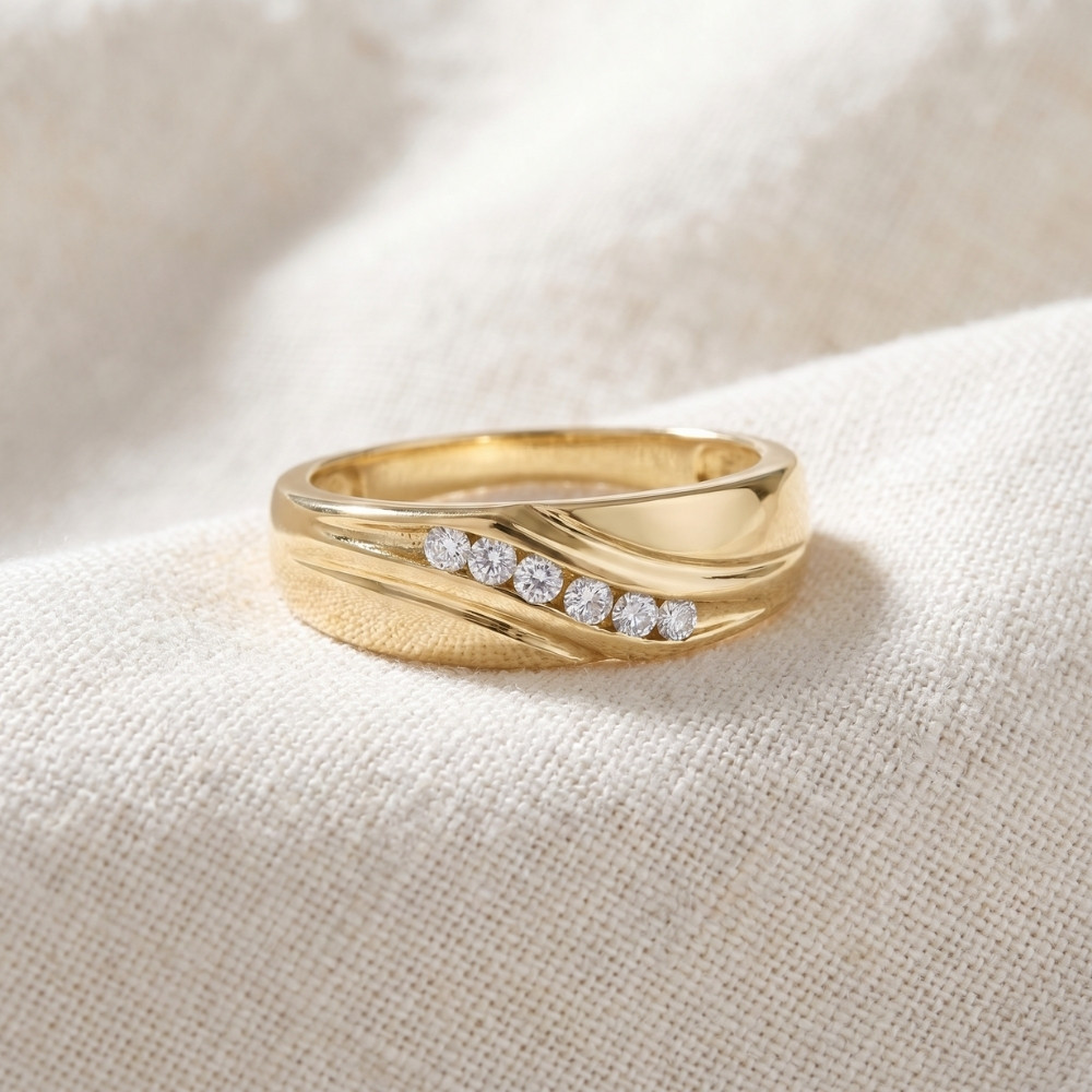 Mens 14K Yellow Gold 1/4ct Diamond Wedding Ring Band