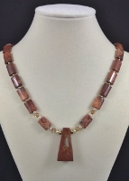 Lovely bead pendant custom necklace
